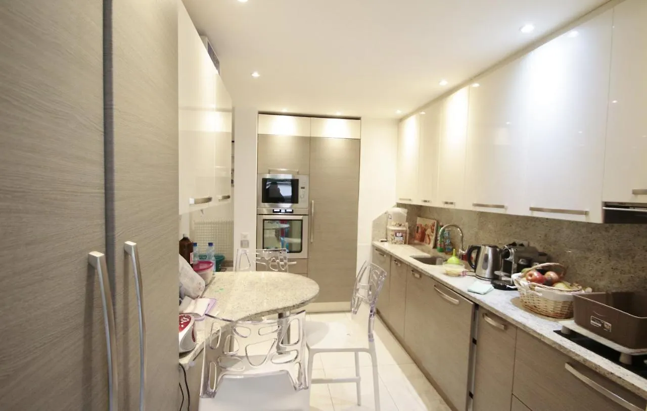 B&B Le France Nice Centre Bed & Breakfast