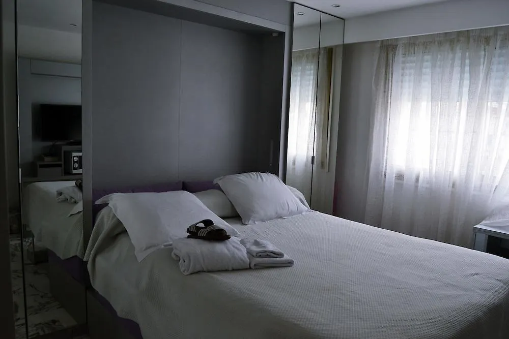 B&B Le France Nice Centre Bed & Breakfast
